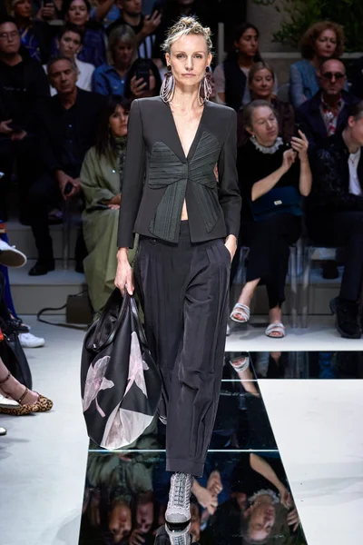 Look 7